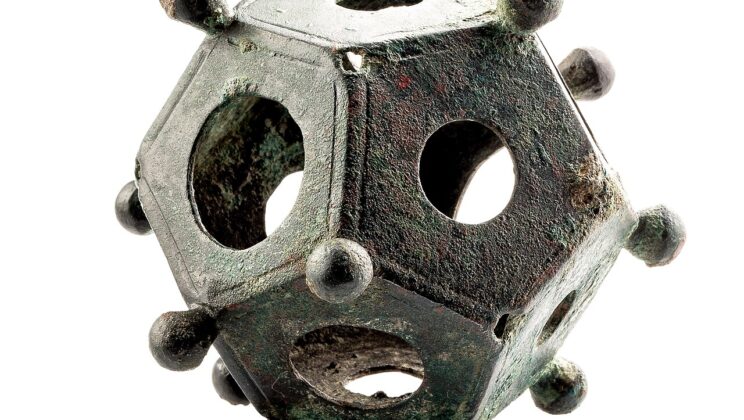 The Mystery of the Roman Dodecahedrons: Function Unknown